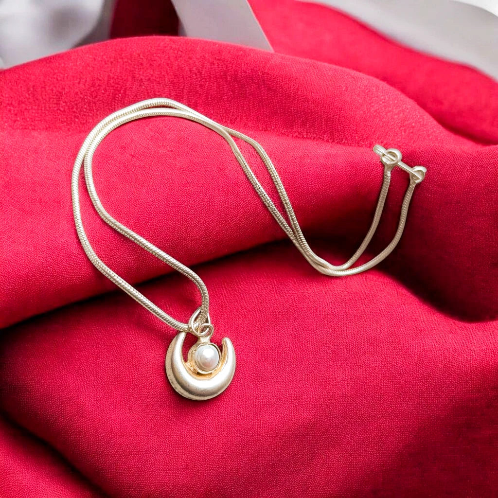 Halfmoon Shape Locket And Chain With Natural Pearl