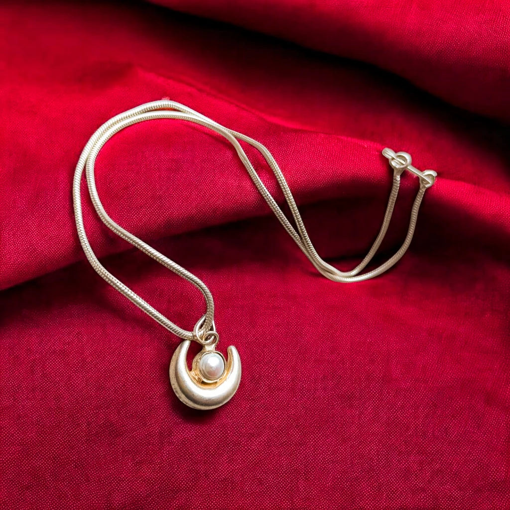 Halfmoon Shape Locket And Chain With Natural Pearl